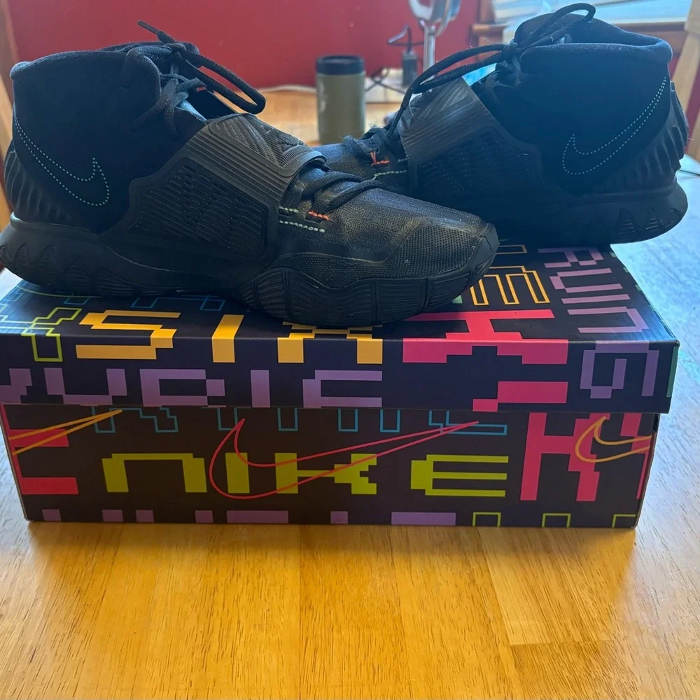 Nike Men’s Kyrie 6 Shot Clock Athletic Sneakers - Picture 2 of 6